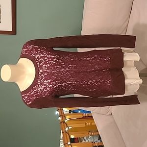 Simply Vera by Vera Wang. Maroon sweater blouse. Size Small